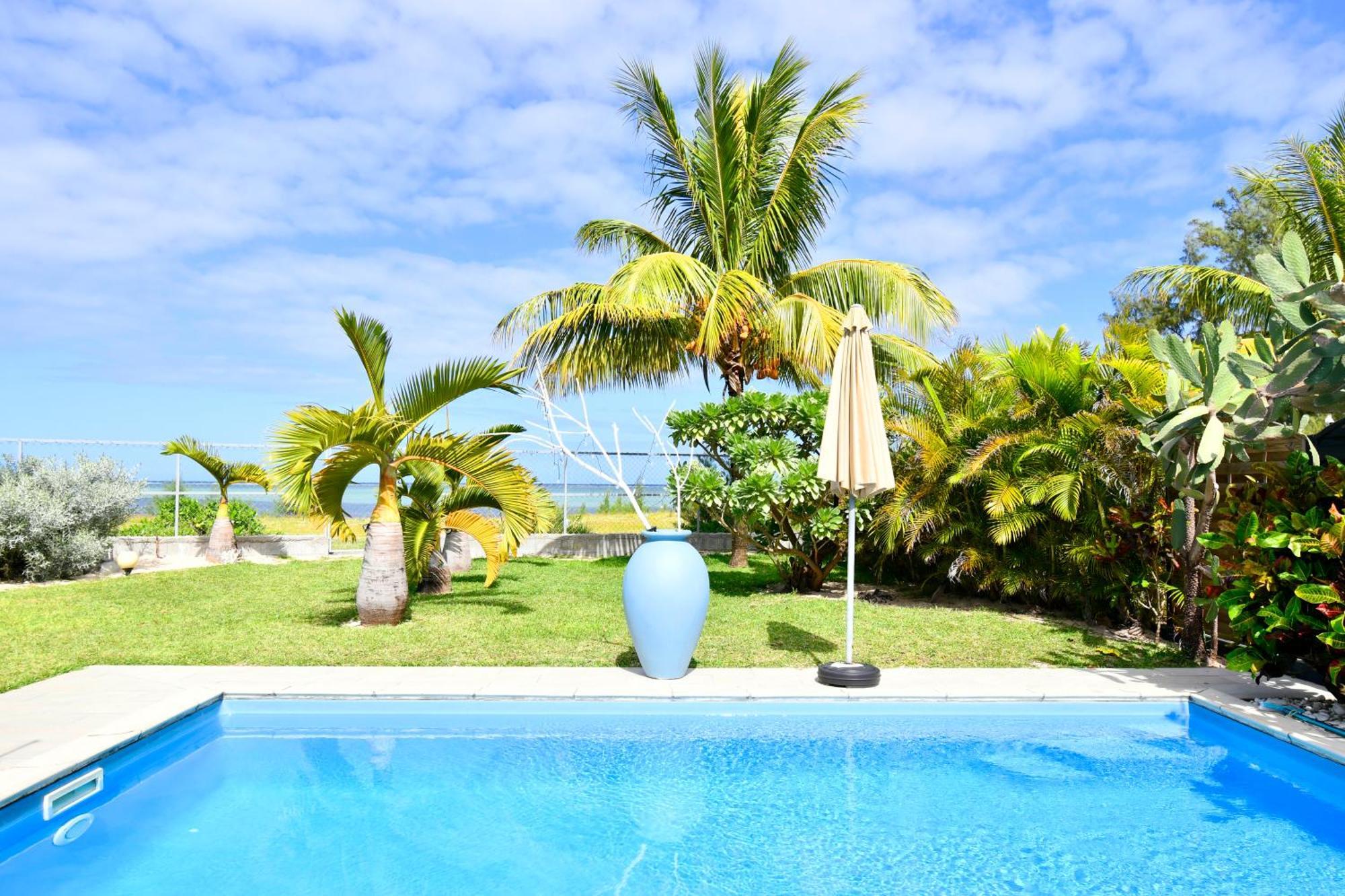 Chalet Kestrel With Pool On The Beach Riambel Eksteriør bilde